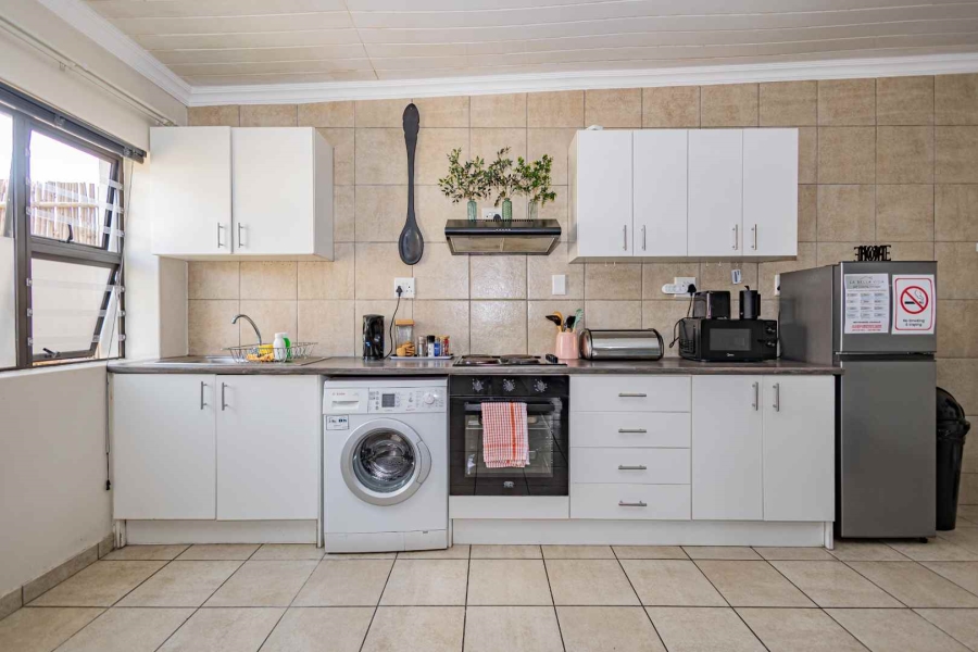 To Let 2 Bedroom Property for Rent in Oakdale Western Cape
